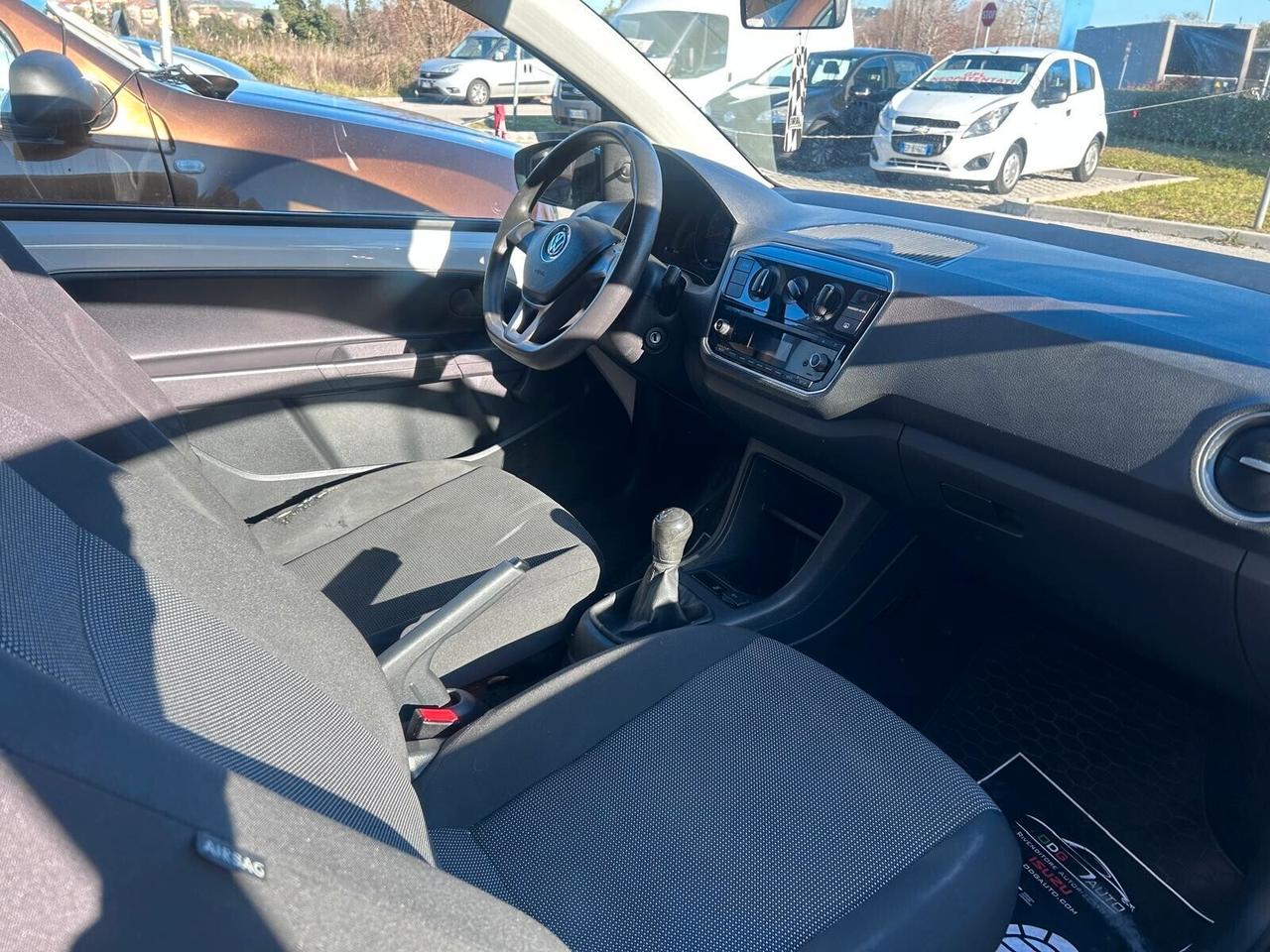 VOLKSWAGEN UP benzina 1000 K W44 CV 60 Km 155.974 X NEOPATENTATI