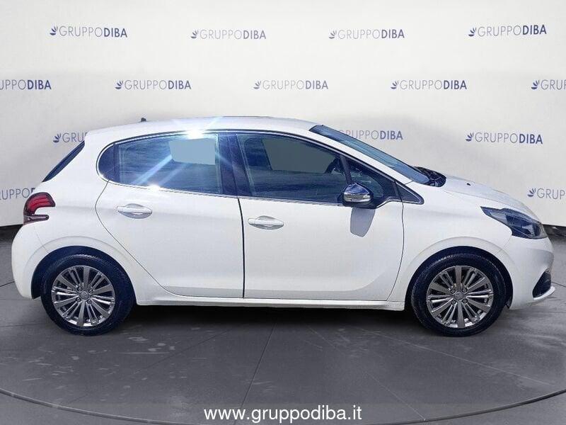Peugeot 208 I 2015 Benzina 5p 1.2 puretech Allure s&s 82cv neopatentati