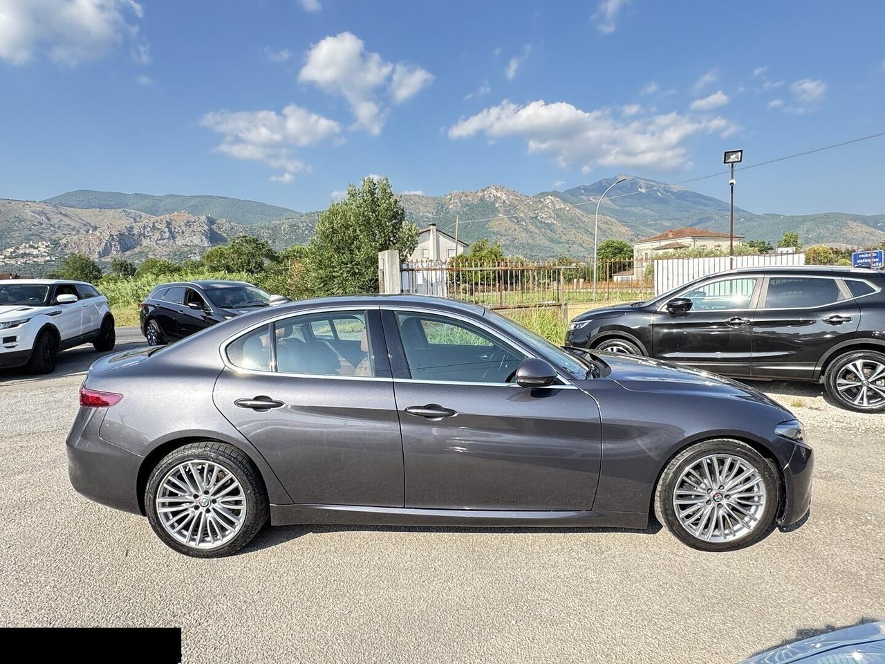 ALFAROMEO GIULIA BUSINESS navi pelle clima