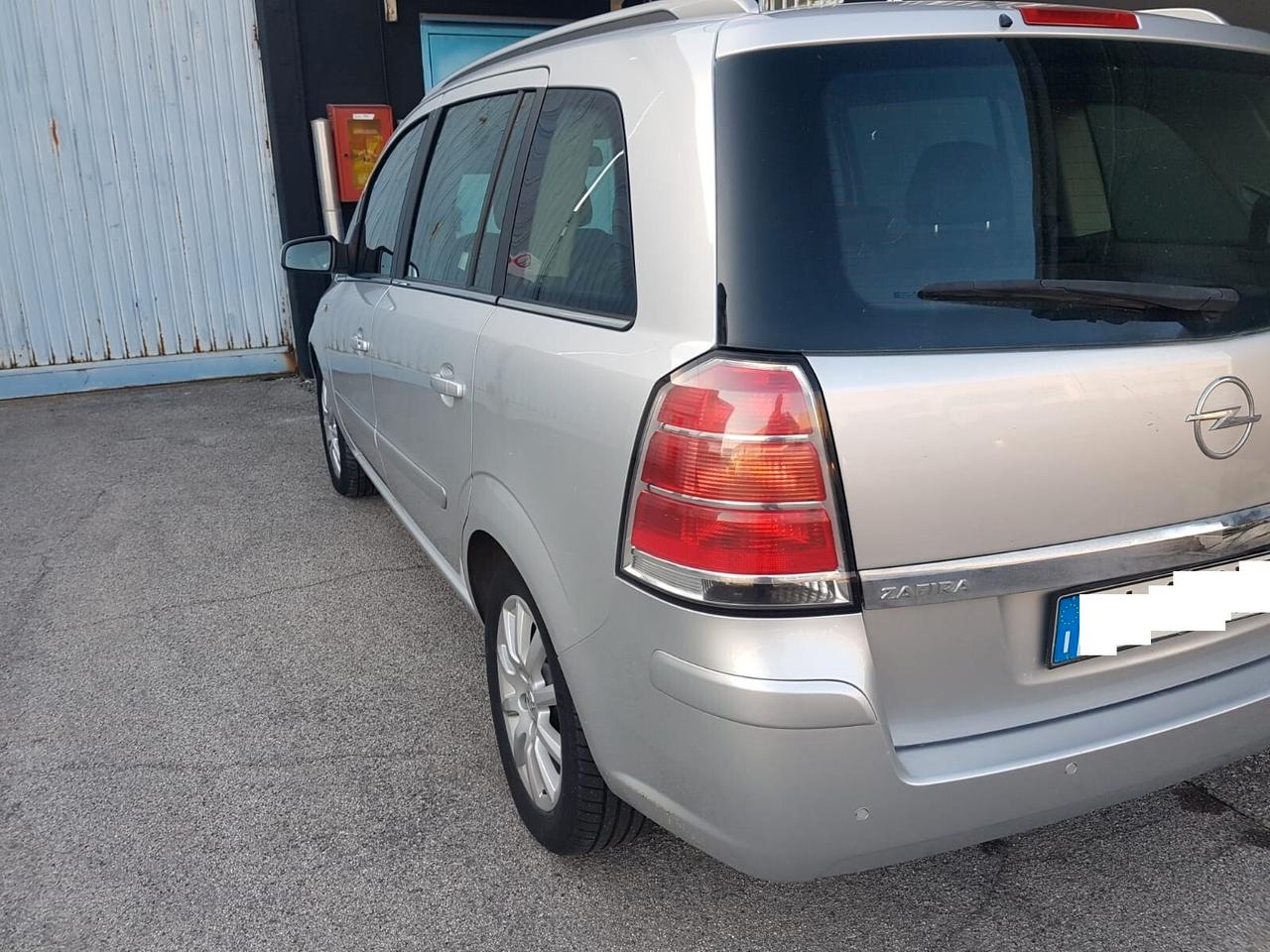 Opel Zafira 1.6 16V Twinport Cosmo