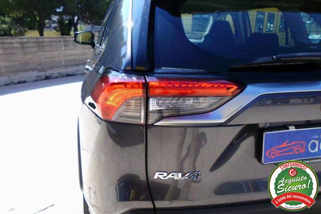 TOYOTA RAV 4 MY23 RAV4 2.5 HV (218CV) E-CVT 2WD Business