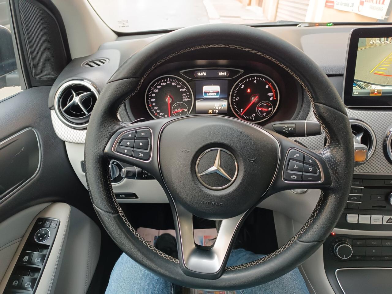 Mercedes-benz B 180 D 1500 110 CV Automatic AMG SPORT
