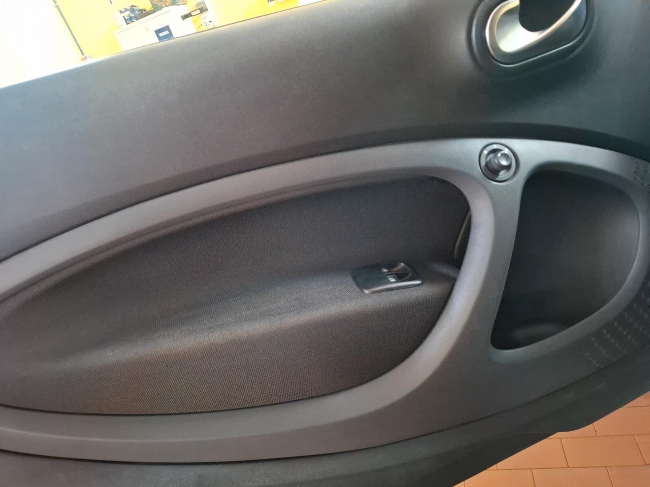 Smart ForTwo 70 1.0 twinamic Passion 71cv 2017 e6