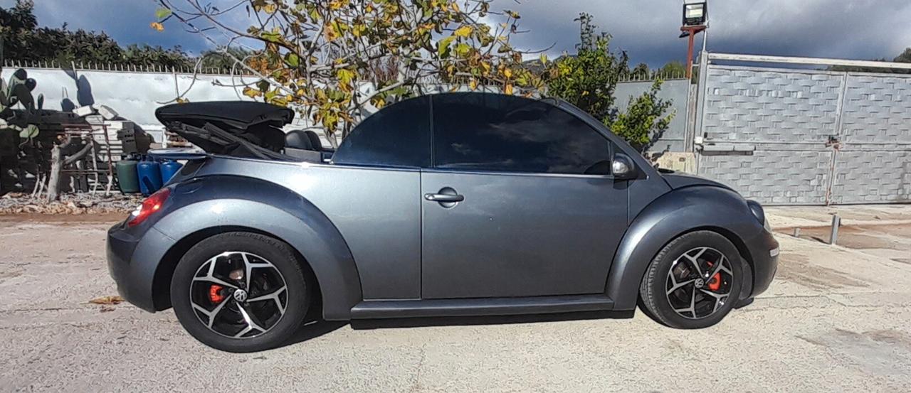 Volkswagen New Beetle 1.6 Cabrio