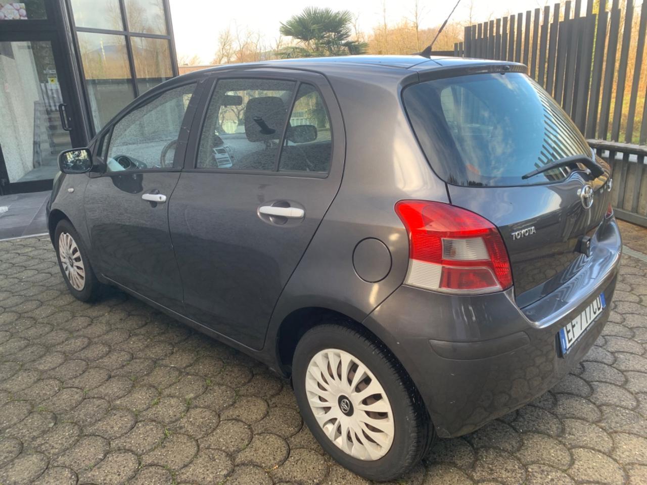 Toyota Yaris 1.0 5 porte