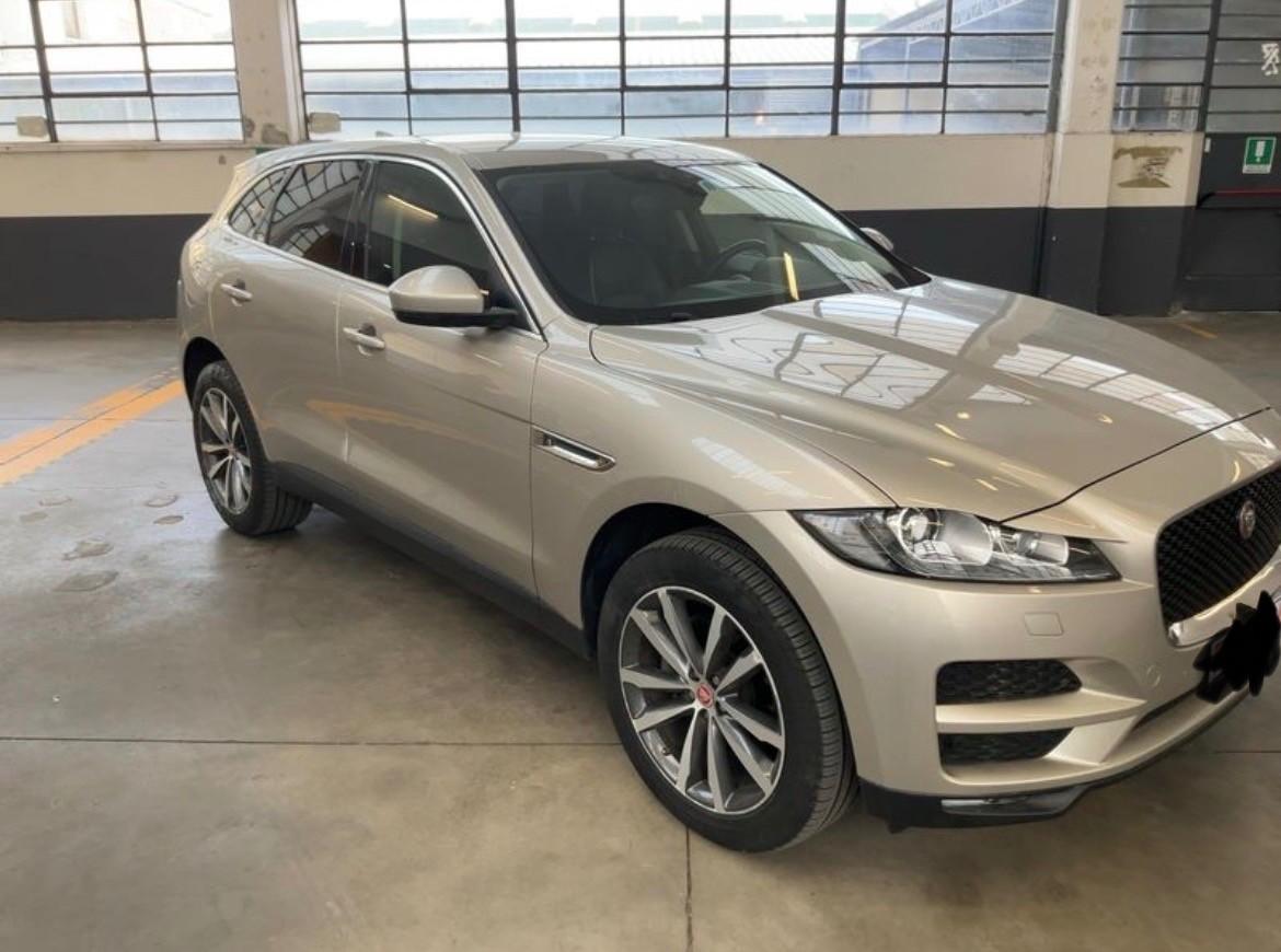 Jaguar F-Pace 2.0 D 180 CV AWD Prestige Catena fatta in Jaguar