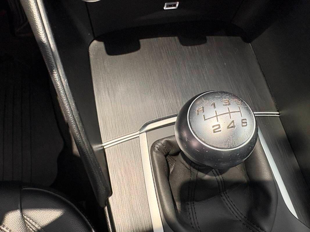 Alfa Romeo Giulia 2.2 t Super 180cv