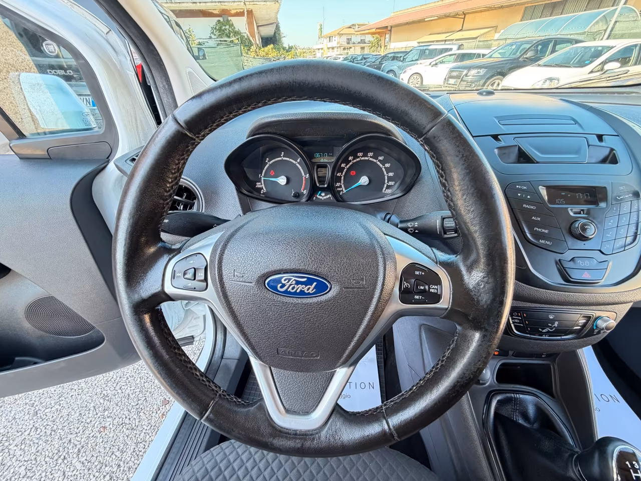 Ford Tourneo Courier 1.5 TDCI 95 cv 136.705 km unico proprietario autocarro