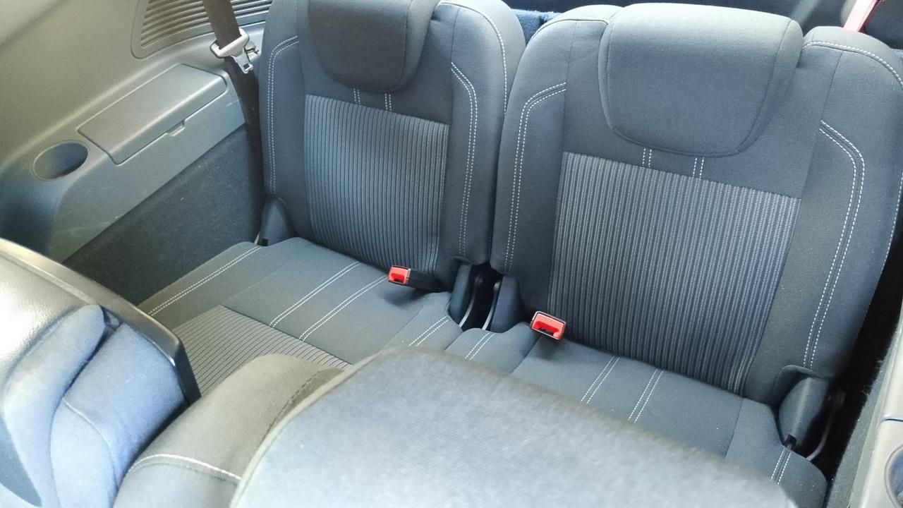 Ford C-Max7 posti 1.6 TDCi 115CV Titanium Business