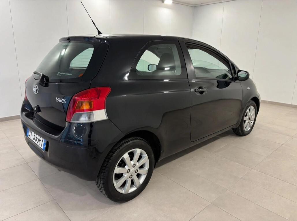 Toyota Yaris 3p 1.3 dual Sol -NEOPATENTATI-