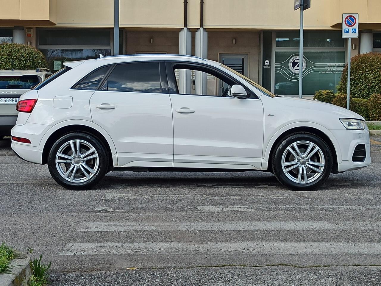 Audi Q3 2.0 TFSI 180 CV quattro S tronic Sport
