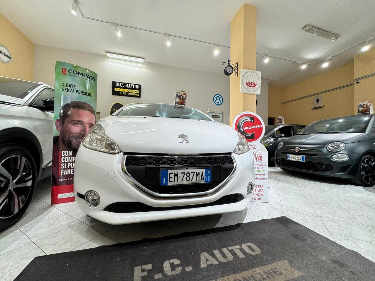 Peugeot 208 1.4 HDi 68 CV 5 porte Allure