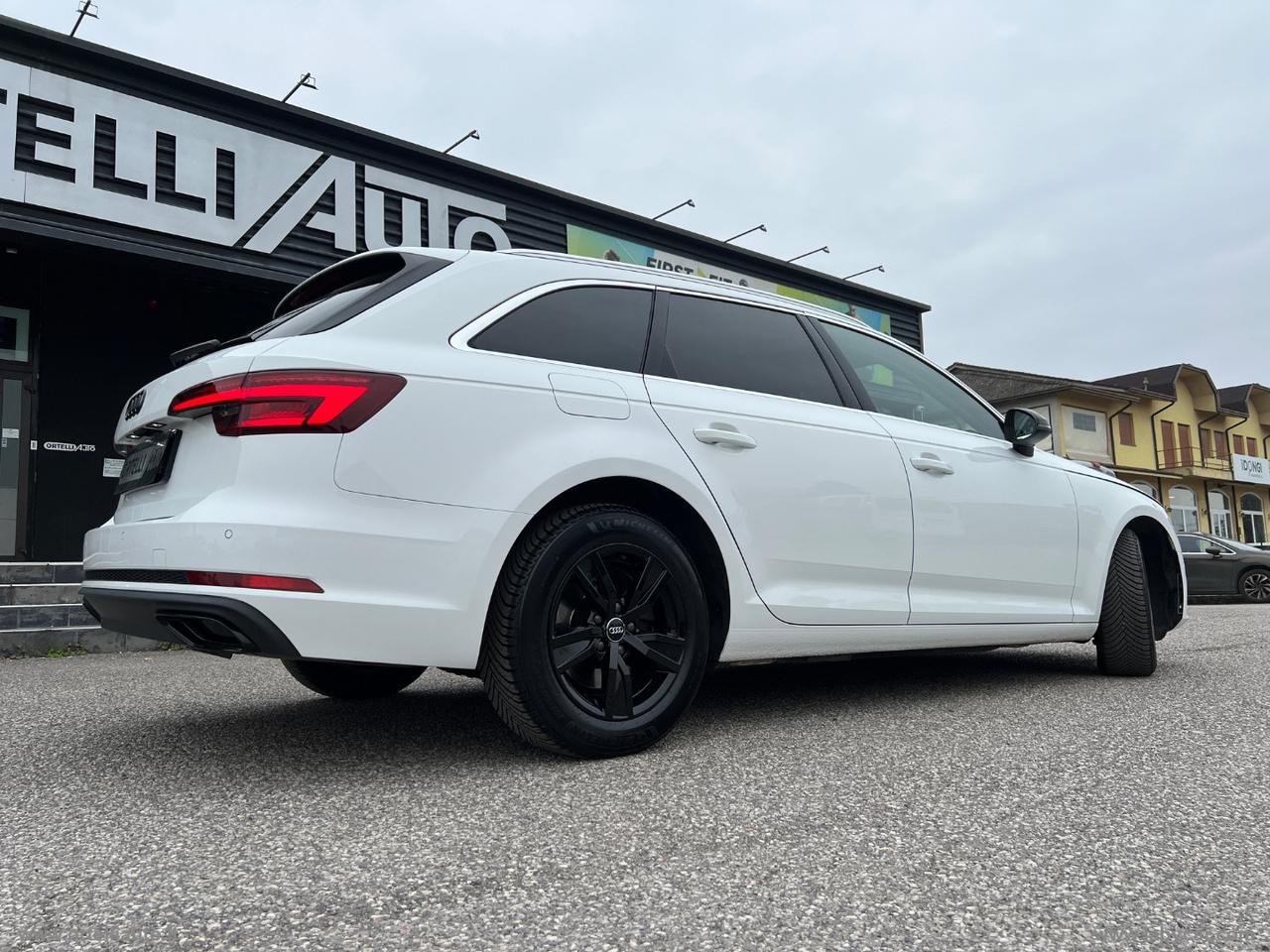 AUDI A4 Avant 30 TDI S tronic Business