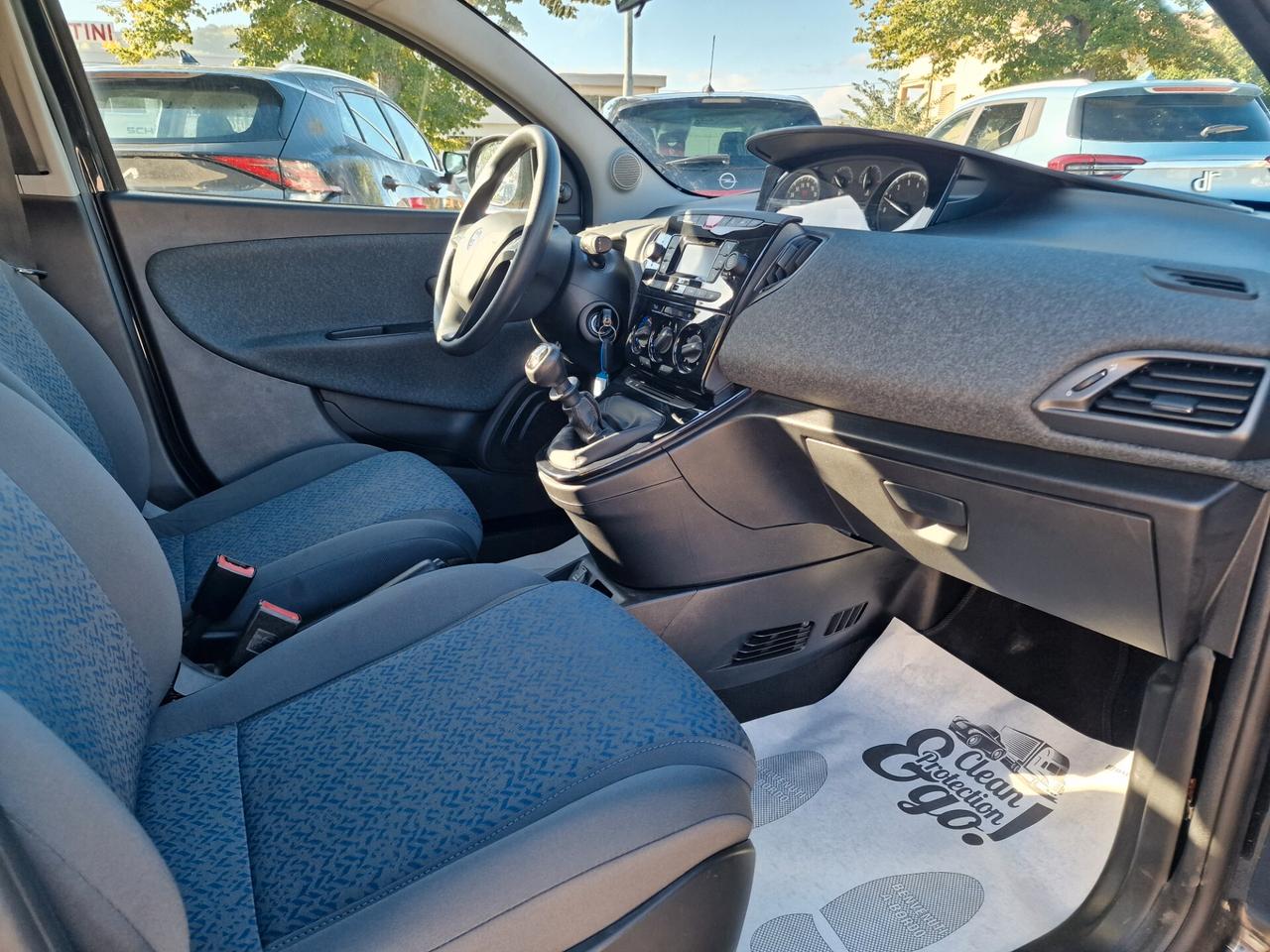 Lancia Ypsilon 1.2 69 CV 5 porte GPL Ecochic Silver