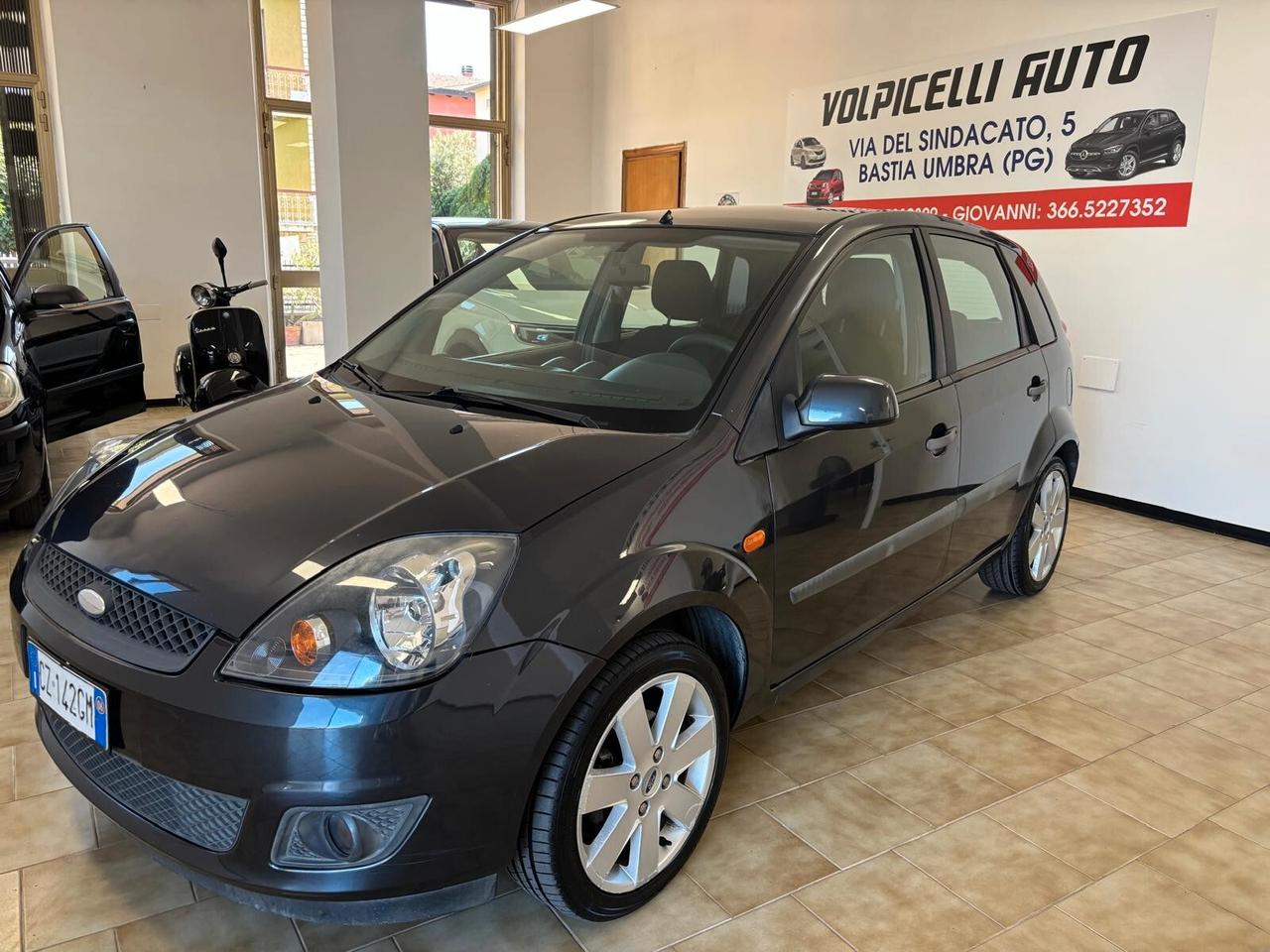 FORD FIESTA ANNO 2006 DS 1.4 ADATTA NEOPATENTATI KM 200 MILA