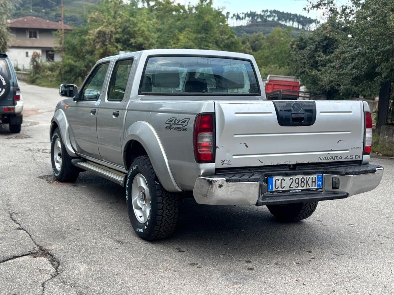 Nissan Navara 2500 turbo diesel 133cv