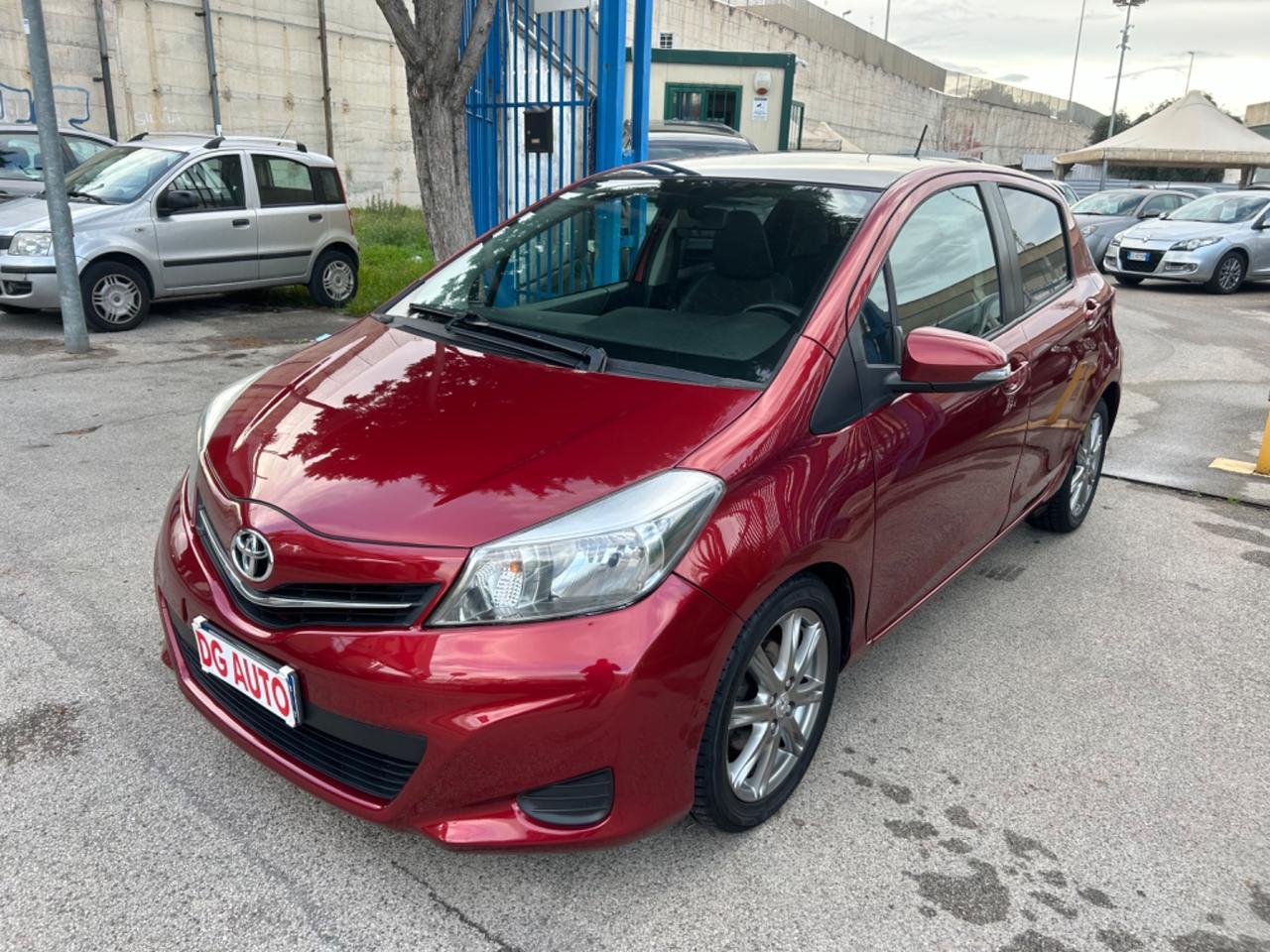 Toyota Yaris 1.4 D-4D 90 cavalli 2012 tetto panor navi