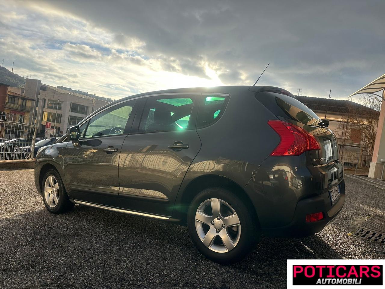 Peugeot 3008 1.6 HDi 110CV cambio robotizzato Tecno