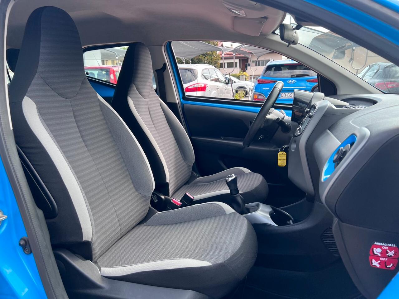 Toyota Aygo Connect 1.0 VVT-i 72 CV 5 porte x-clusiv