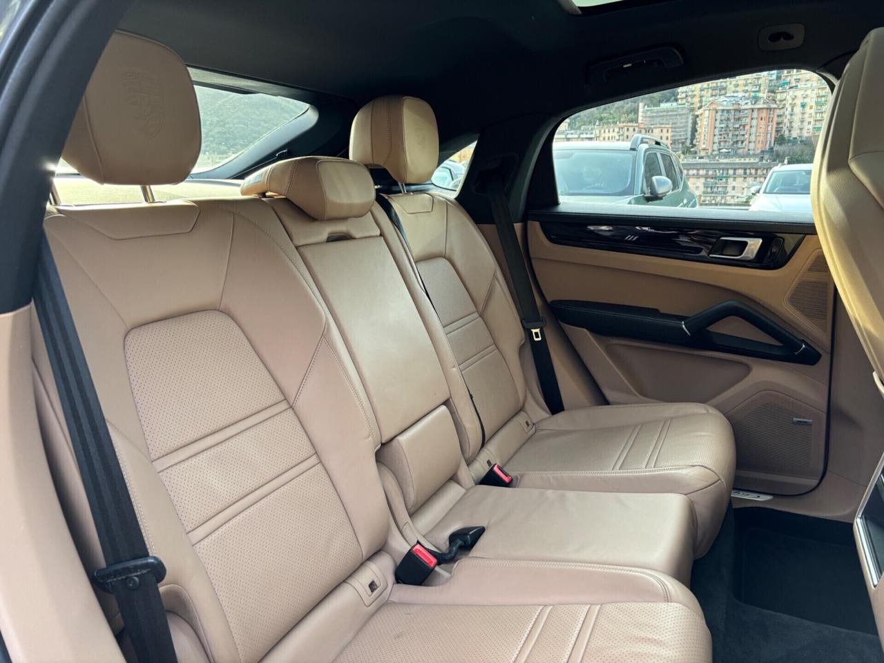 PORSCHE CAYENNE COUPÉ 3.0 BENZINA/HYBRID 340cv PERFETTA