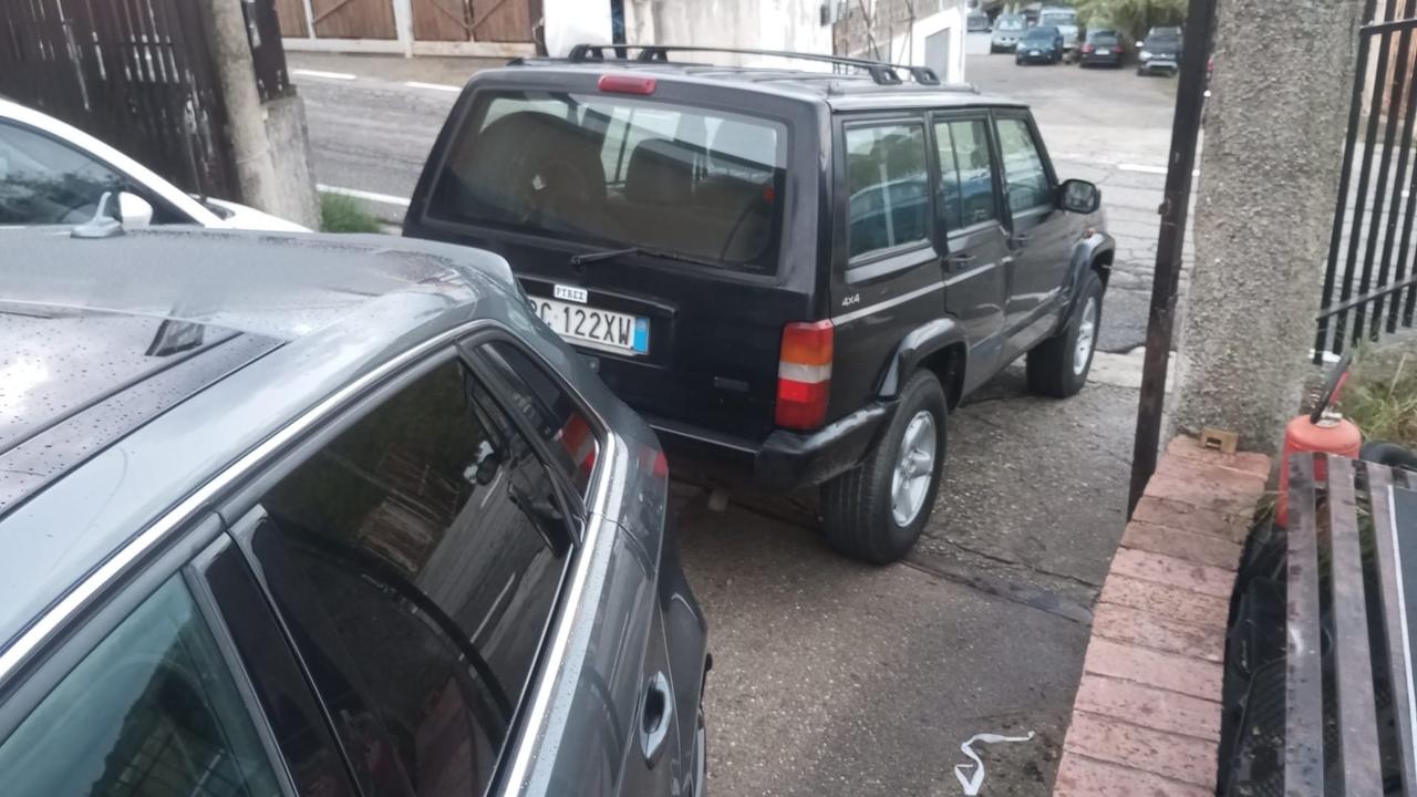 Jeep Cherokee 2.5 TD 5 porte LIMITED