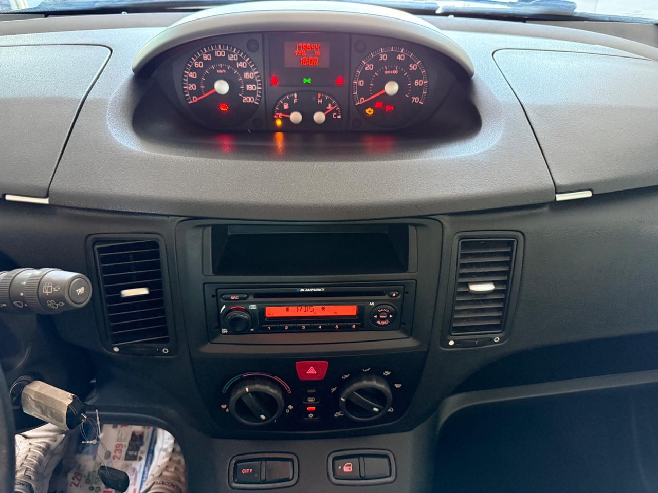Fiat Idea 1.2 Black Label