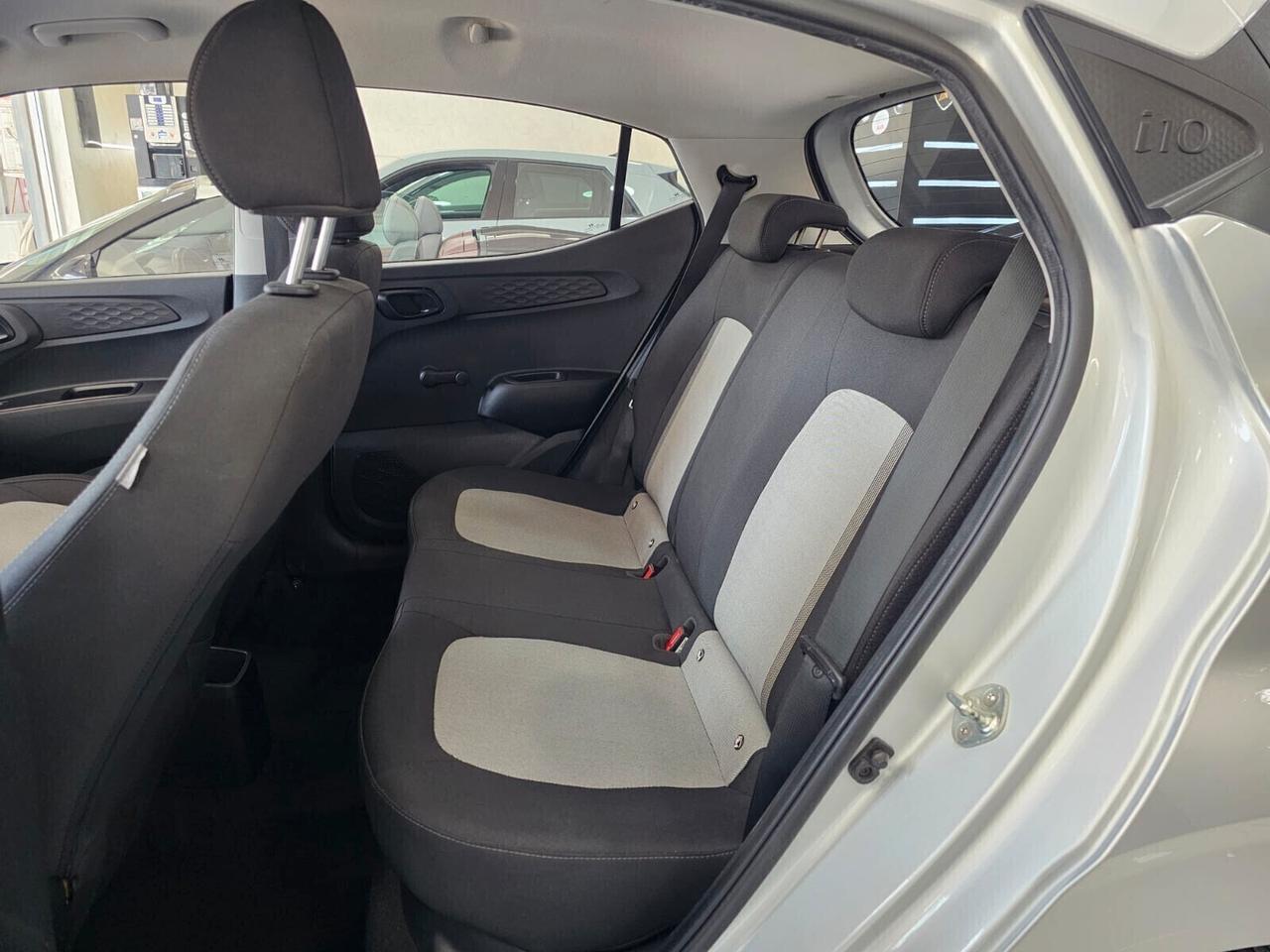 NUOVA HYUNDAI i10 ADVANCED 1.0 BENZ 67CV - UFFICIALE ITALIANA