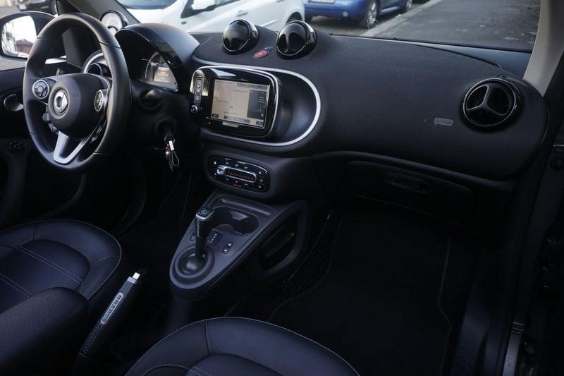 smart fortwo smart fortwo 90 0.9 T twinamic cabrio BRABUS Style 66KW ANNO 2019