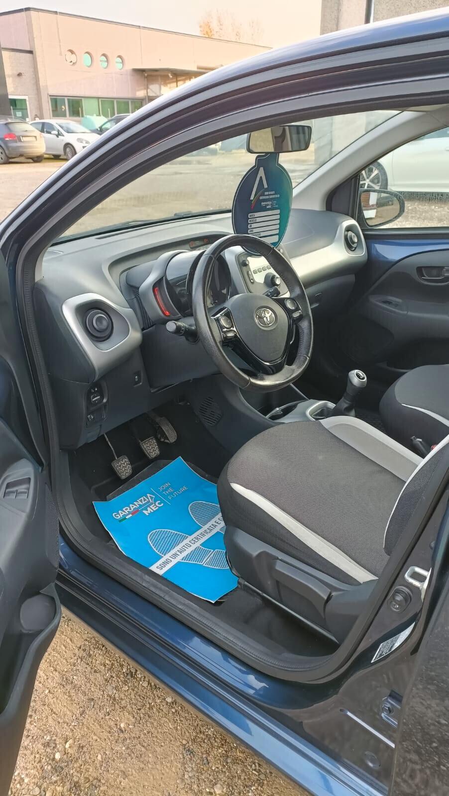 Toyota Aygo 1.0 VVT-i 69 CV 5 porte x-wave
