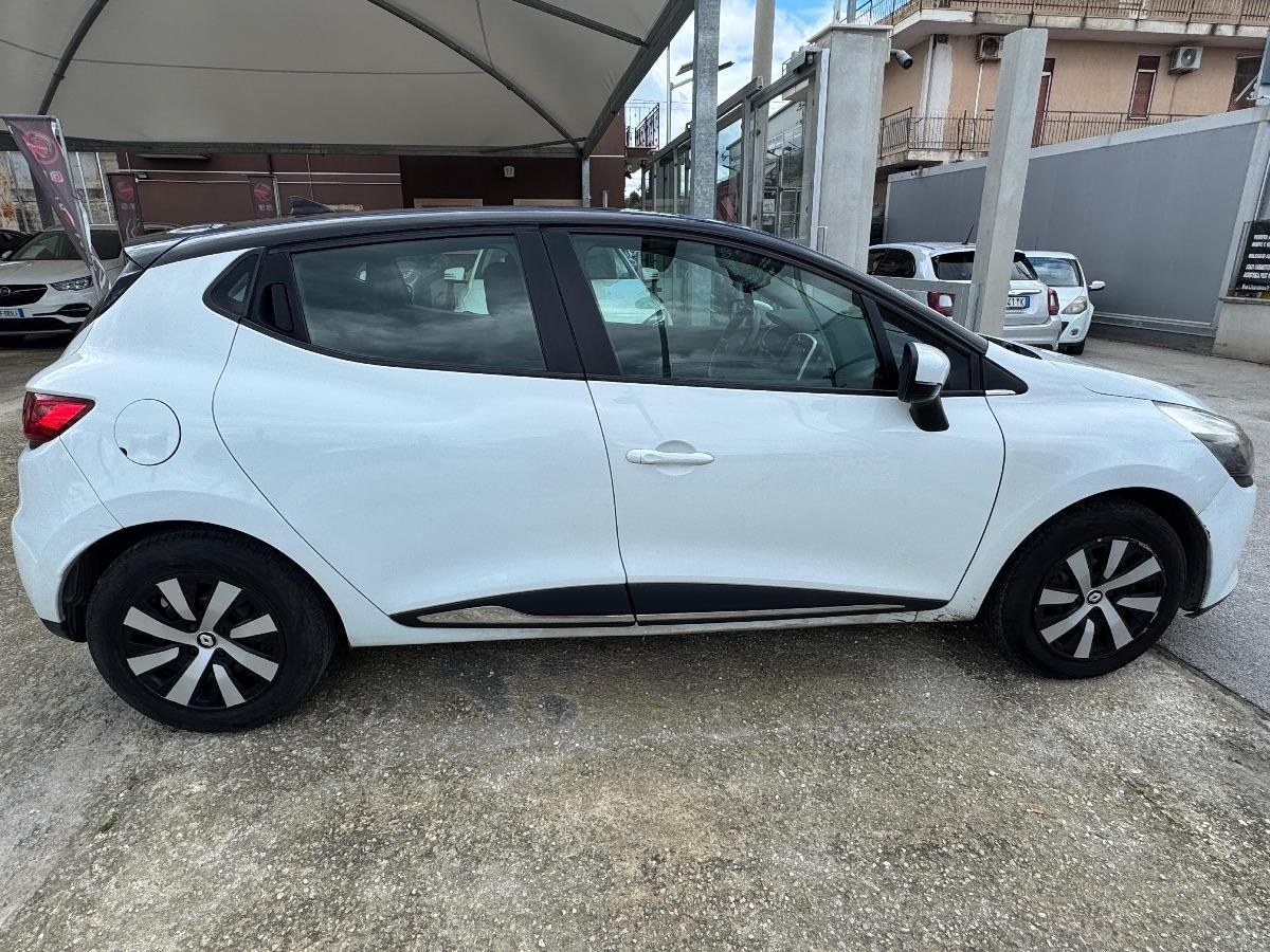 RENAULT - Clio - 1.2 75 CV GPL 5p. Costume National