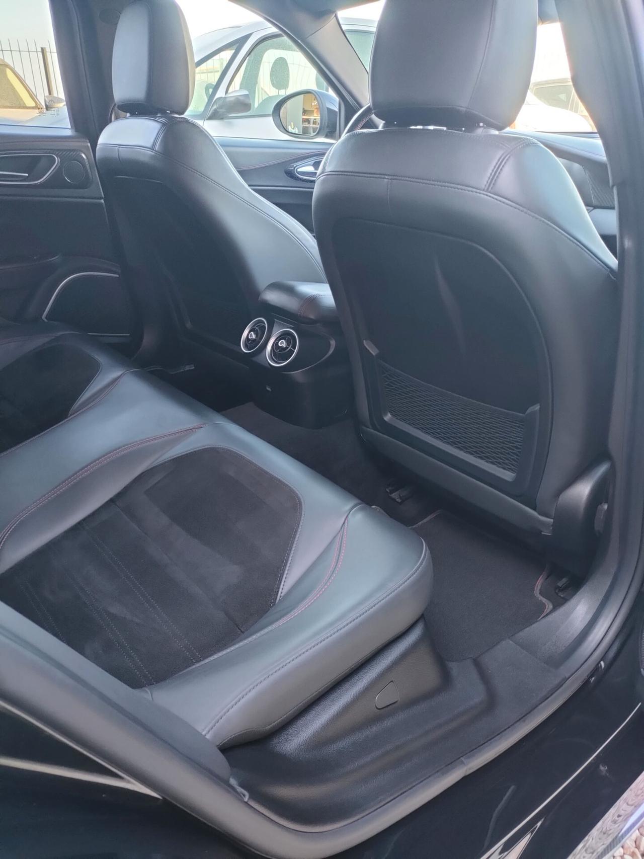 Alfa Romeo Giulia 2.9 T V6 Quadrifoglio