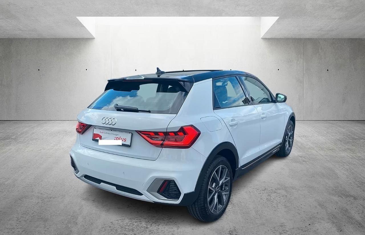 Audi A1 citycarver 30 TFSI Identity Contrast