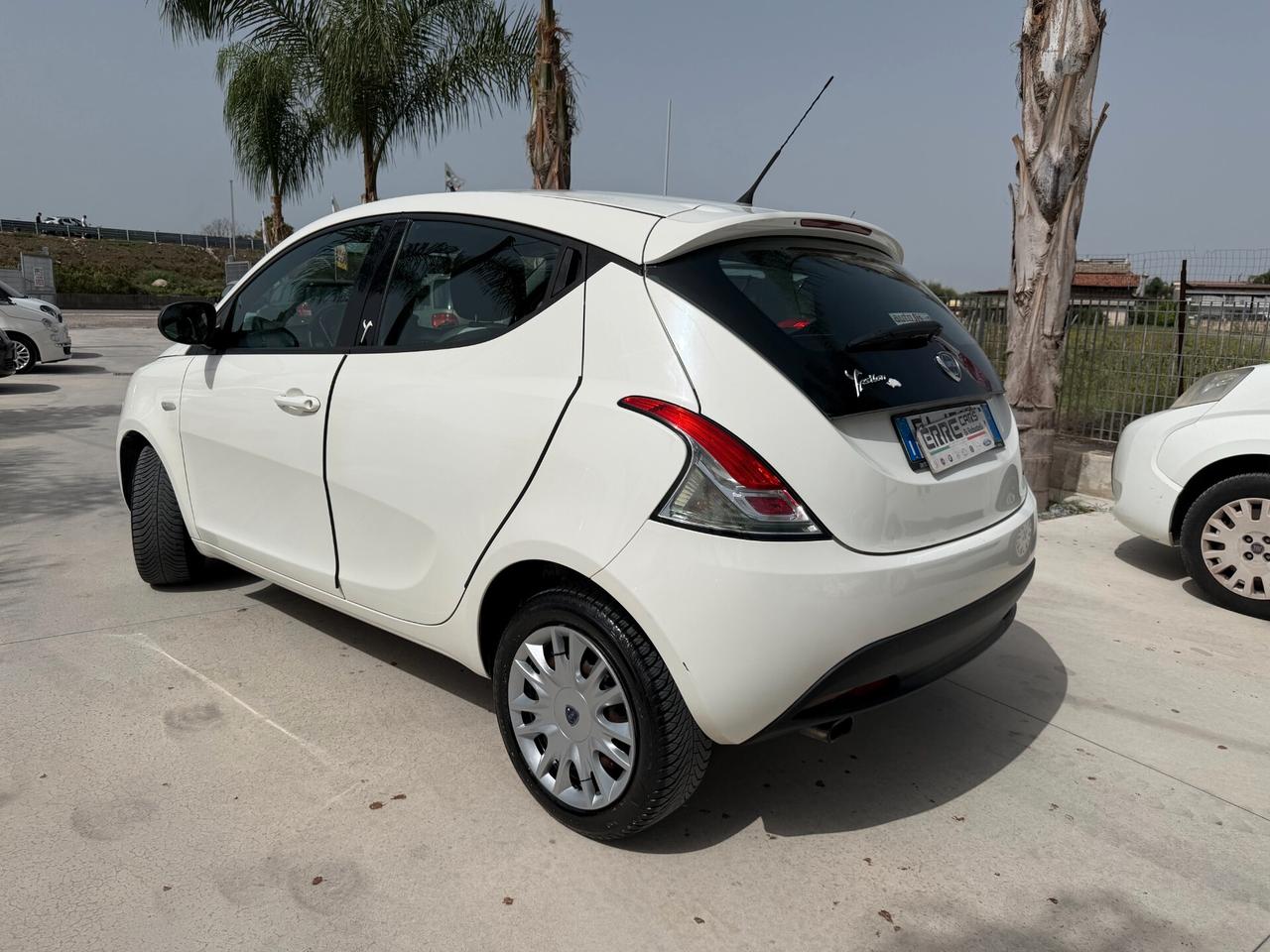 LANCIA YPSILON 2015 1.2 BENZINA 69 CV