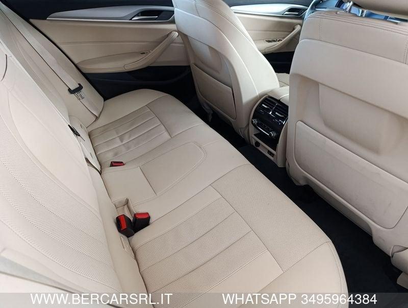 BMW Serie 5 520d 48V Touring Business*SEDILI RISCALDATI*TELECAMERA*PDC*FULL LED*GANCIO TRAINO*