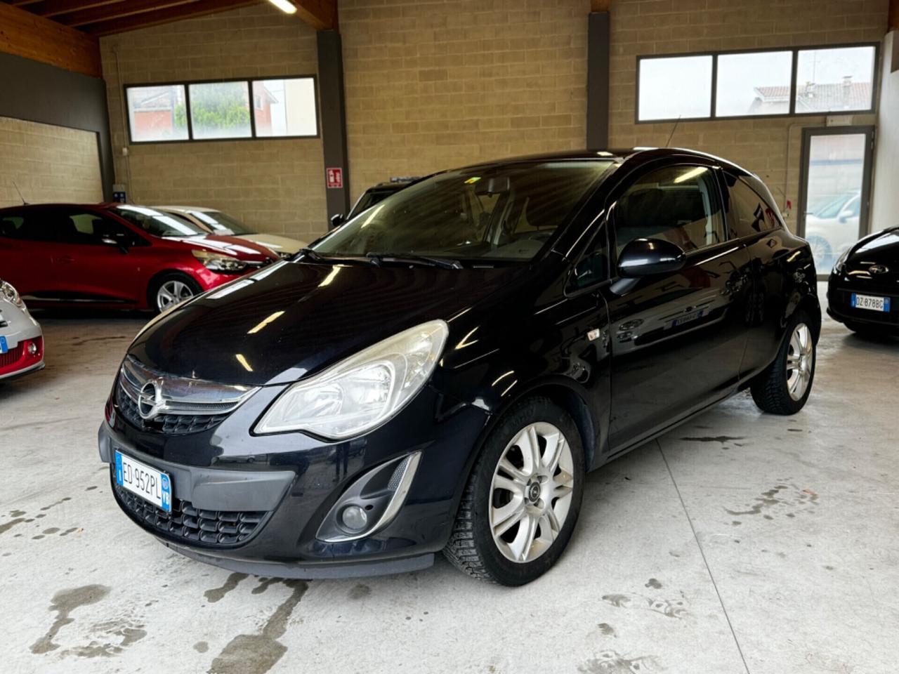 Opel Corsa 1.2 3 porte Club