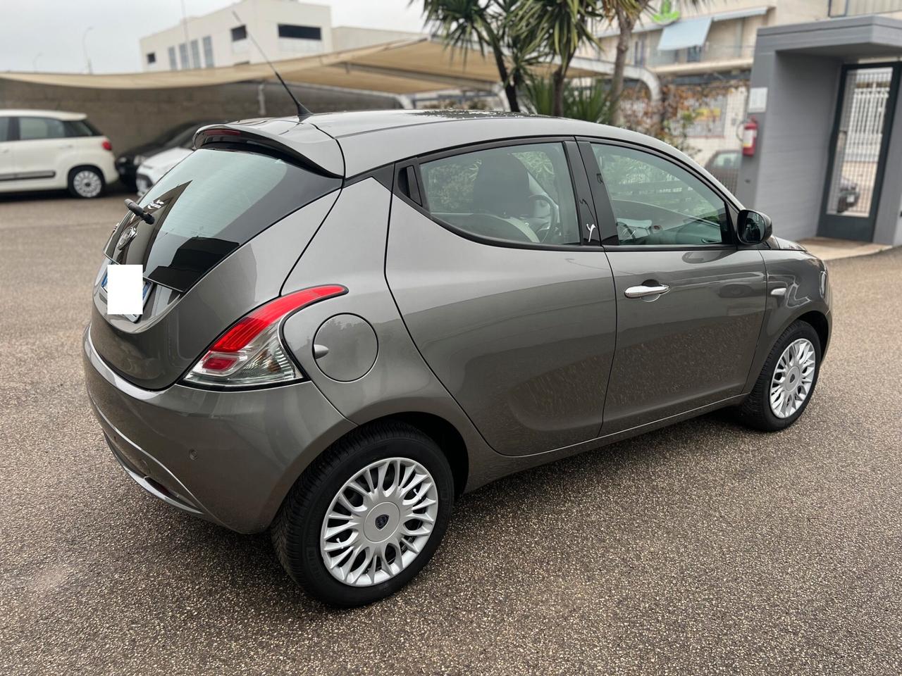 Lancia Ypsilon 1.2 Gold 69cv OK NEOPATENT. PDC/CLIMA/TEL. PERFET.