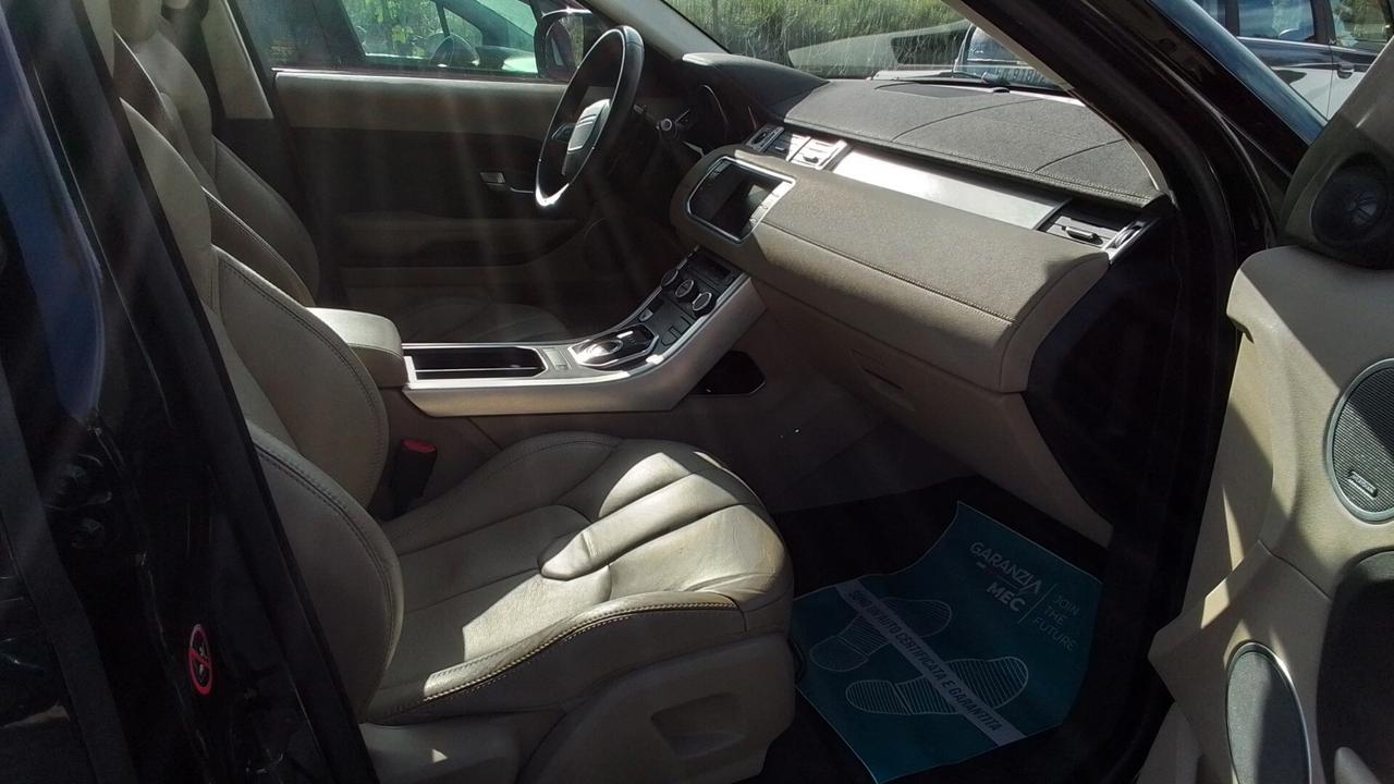 Range Rover Evoque 2.2 TD4 5p. Pure