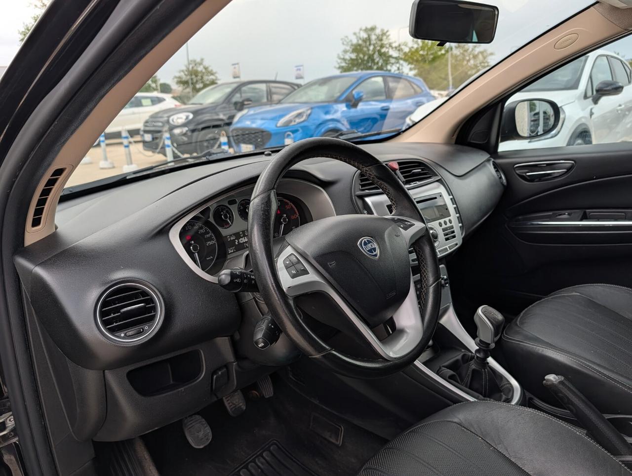 Lancia Delta 1.6 MJT DPF Gold