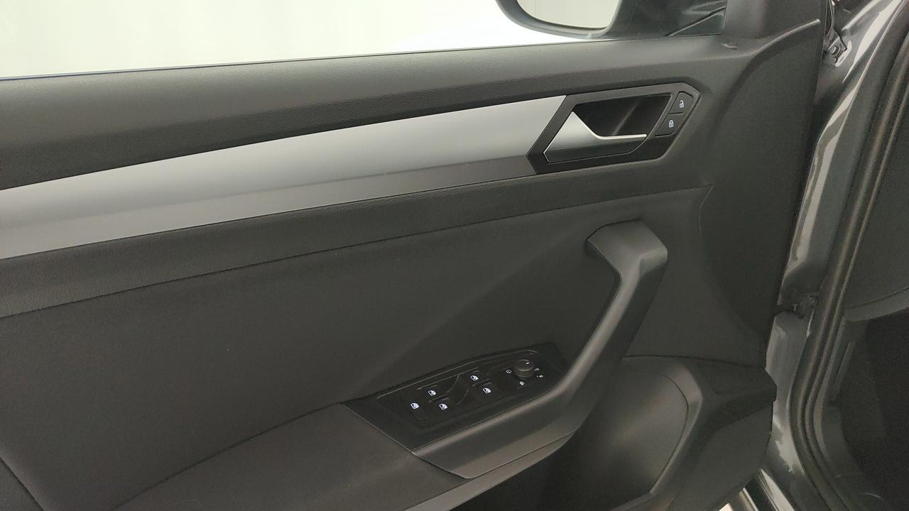 VOLKSWAGEN T-Roc I 2022 - T-Roc 2.0 tdi R-Line 150cv dsg