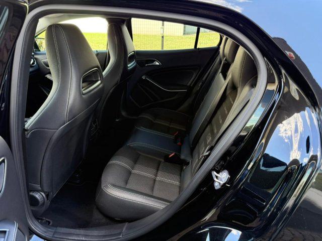 MERCEDES-BENZ GLA 180 d Sport NAVI - LED - PDC POST. - BT - 18