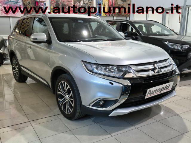 MITSUBISHI Outlander 2.2 DI-D 4WD Instyle Plus SDA 7 posti