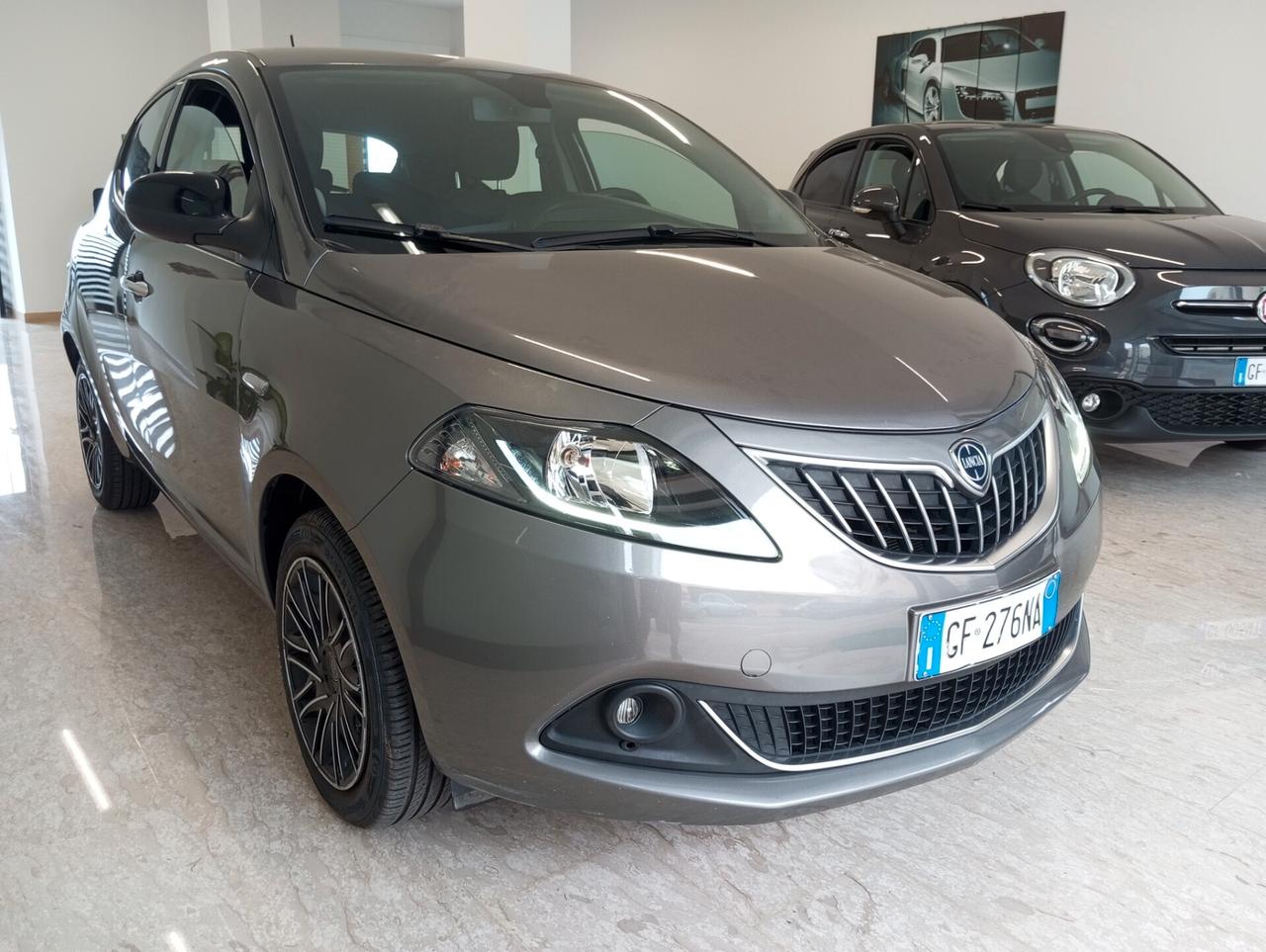 Lancia Ypsilon 1.0 FireFly 5 porte S&S Hybrid Ecochic Silver