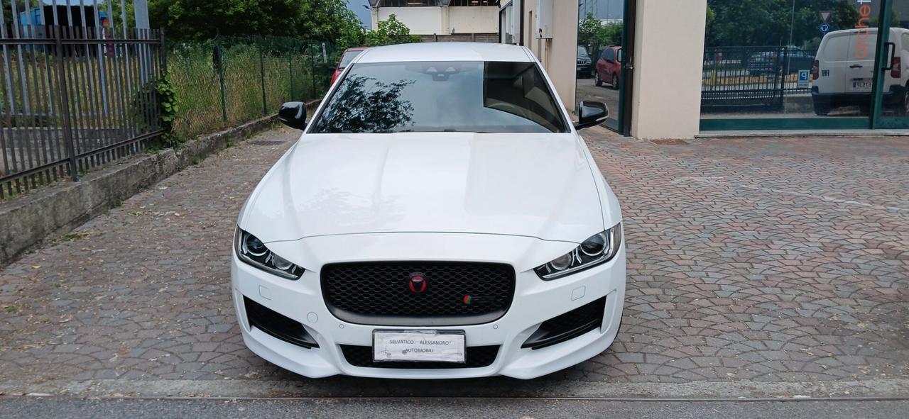 Jaguar XE 2.0 D 180 cv automatica look sportivo