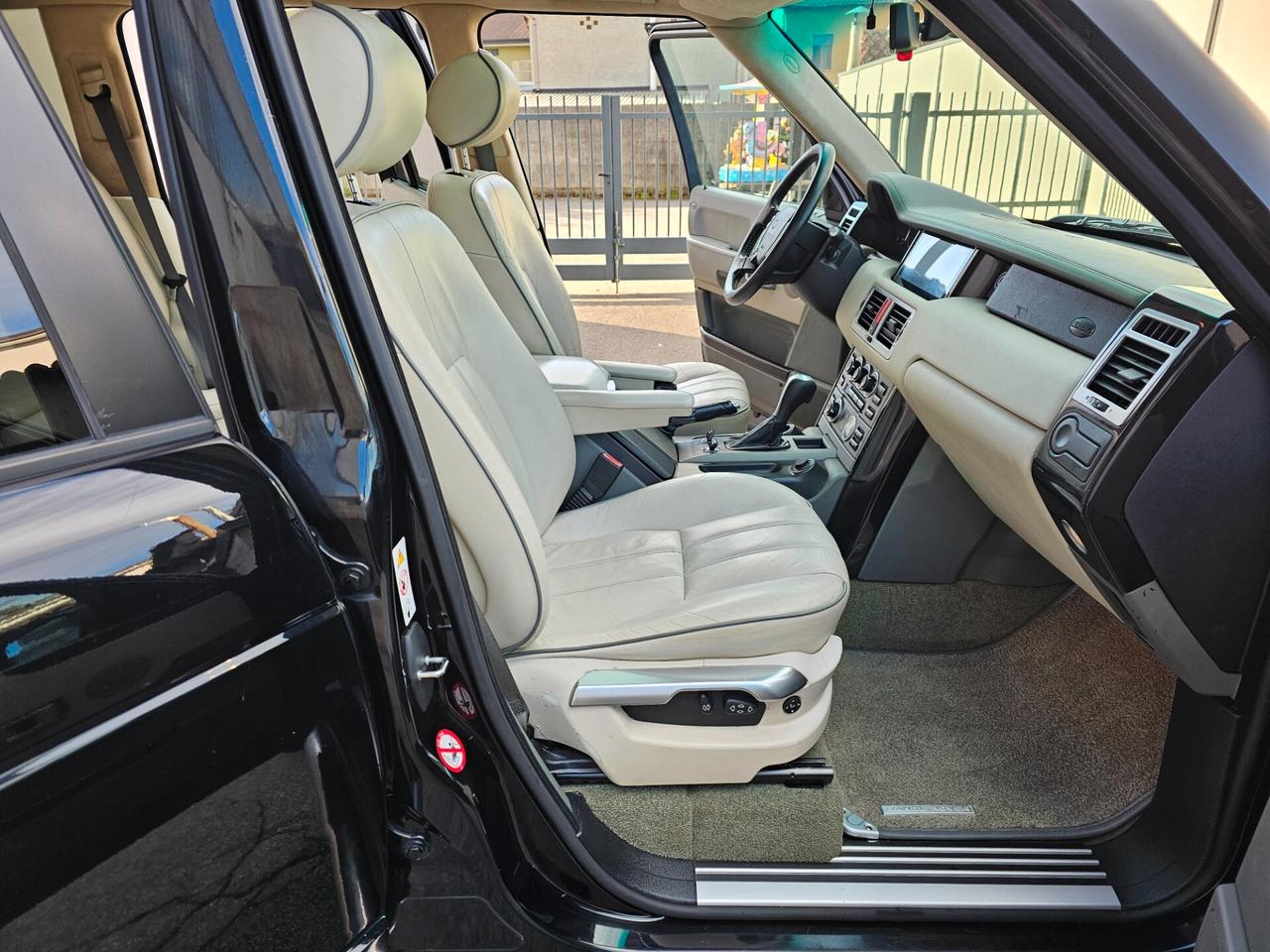Land Rover Altro Vogue