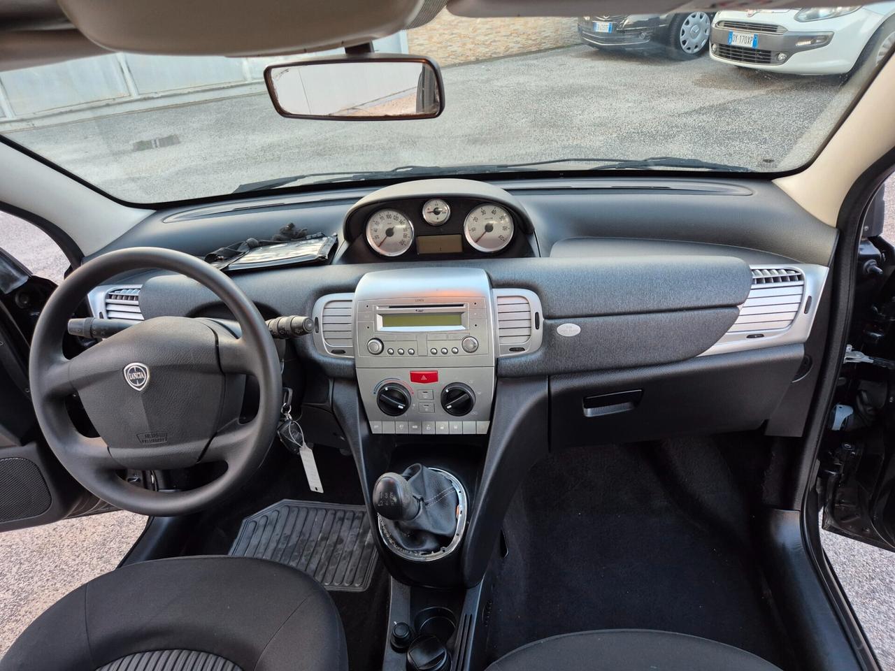 Lancia YPSILON 1.3 MJT 75 CV RESTAYLING NUOVA FULL 2010