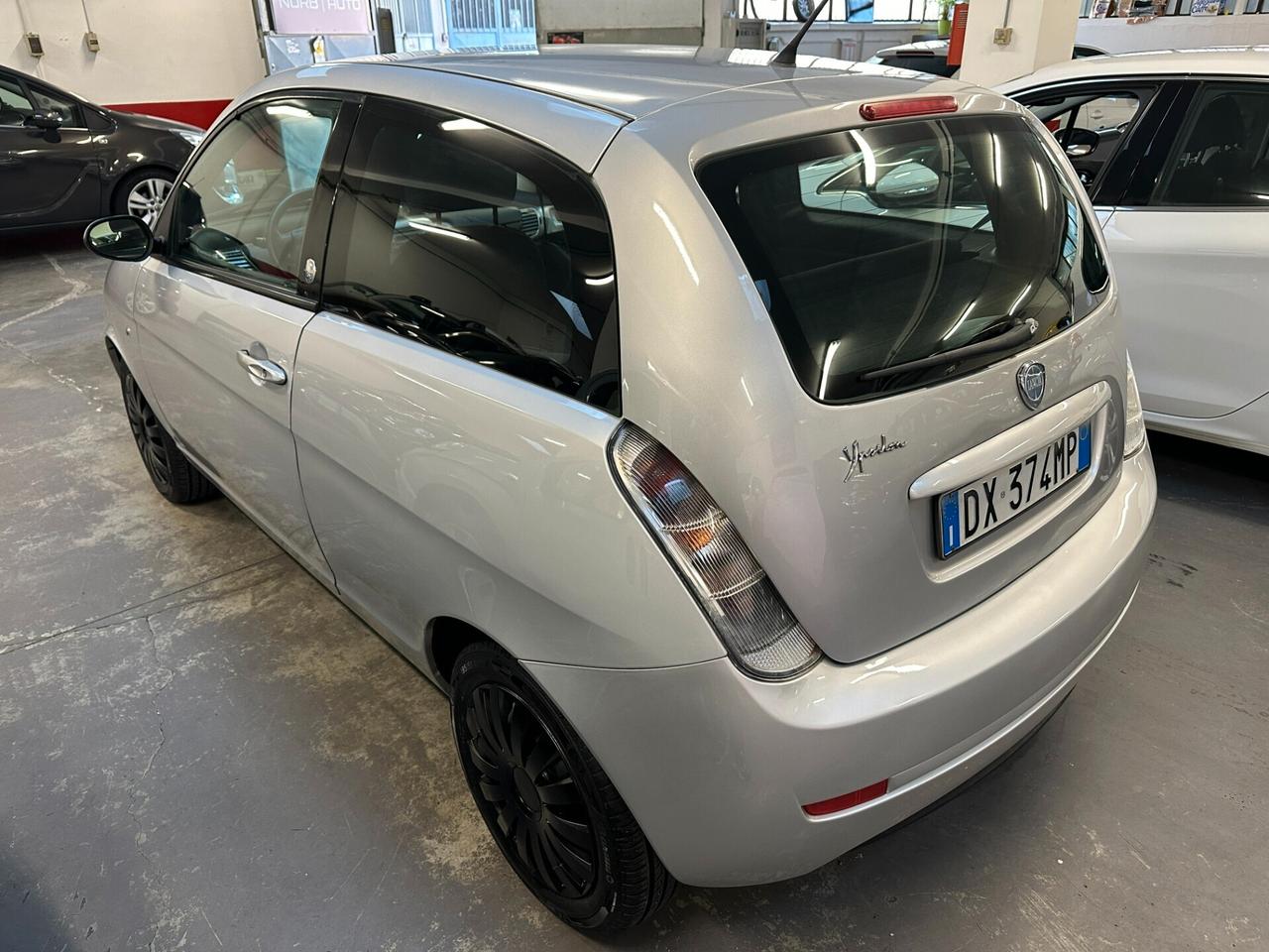 Lancia Ypsilon 1.4 Platino Ecochic GPL