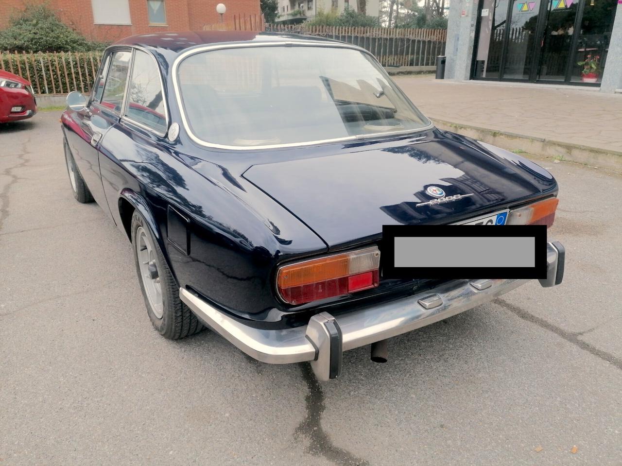 Alfa Romeo GT 2000