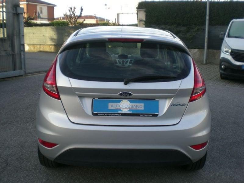 Ford Fiesta 5p 1.4 16v Titanium c/esp Gpl E5