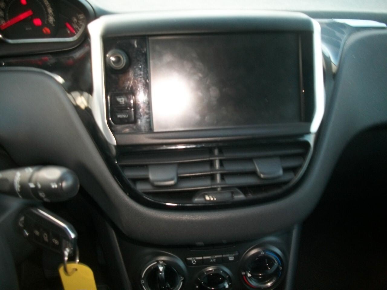 Peugeot 208 1.0 VTi 68 CV 3 porte Active si neopatentati garanzia un anno