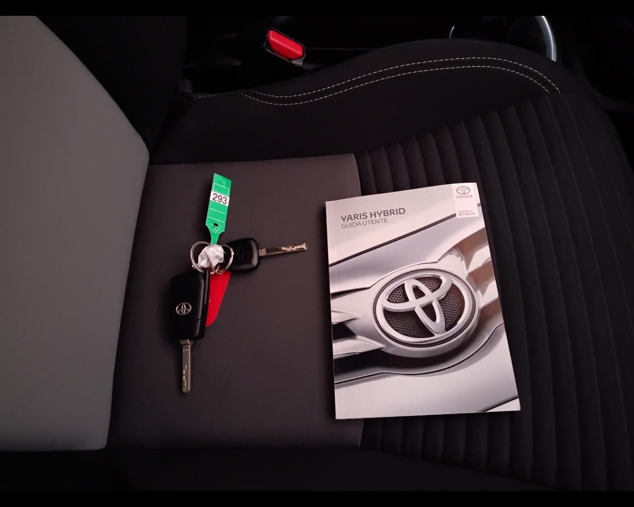 TOYOTA Yaris III 2017 - Yaris 5p 1.0 Active my18